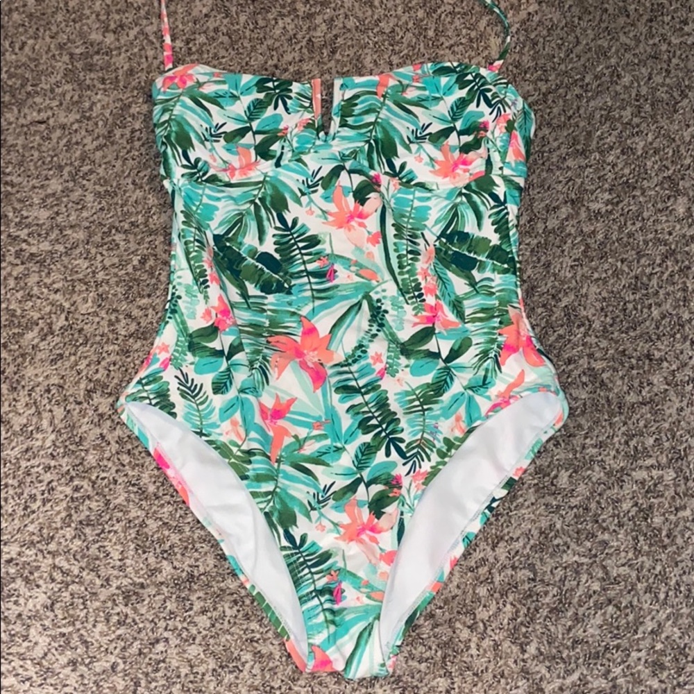 New Without Tags Old Navy One Piece Swimsuit